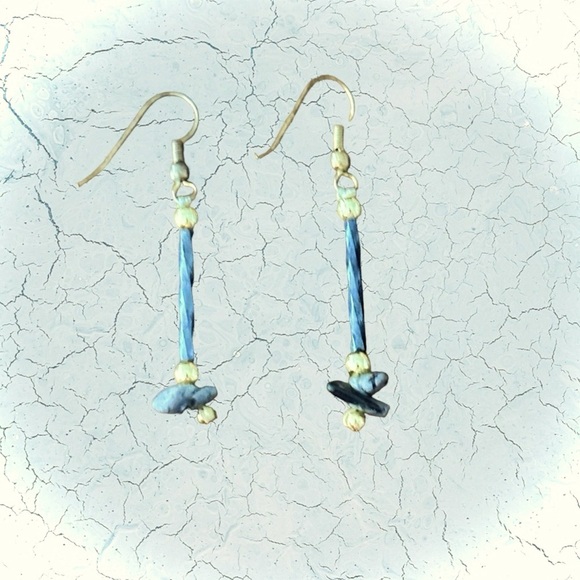 EUC! SILVER ANSWER STONE DANGLE EARRINGS - Picture 3 of 4